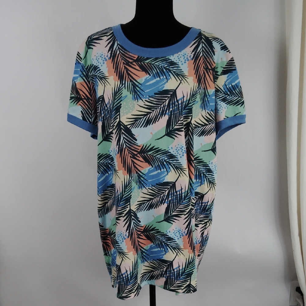 LuLaRoe Liv T In Tropical Palm Leaf Pattern
